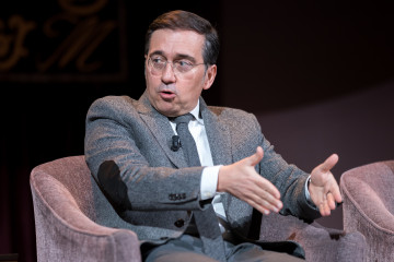 El ministro de Asuntos Exteriores, Unión Europea y Cooperación de España, José Manuel Albares, durante ‘Los Desayunos del Ateneo’, en el Ateneo de Madrid, a 12 de enero de 2026, en Madrid (Esp