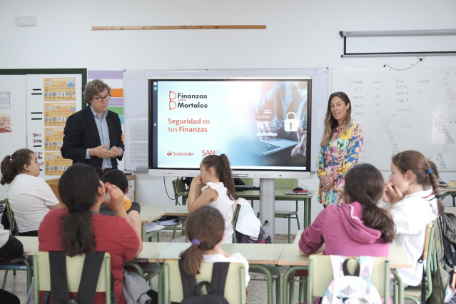 Actividad de educación financiera del programa Finanzas para Mortales de Banco Santander.