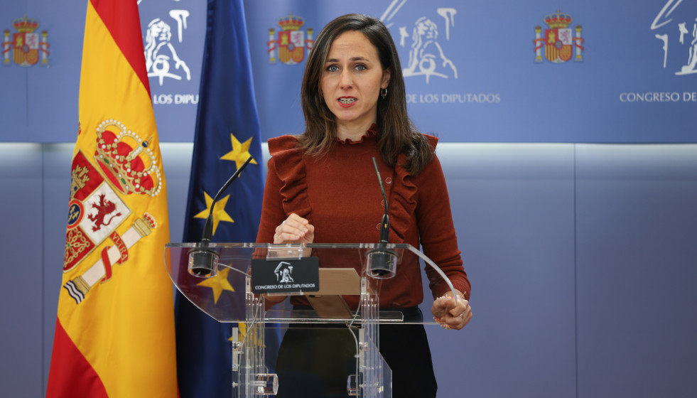 Archivo - La portavoz de Podemos en el Congreso, Ione Belarra, durante una rueda de prensa en el Congreso de los Diputados, a 2 de diciembre de 2025, en Madrid (España).