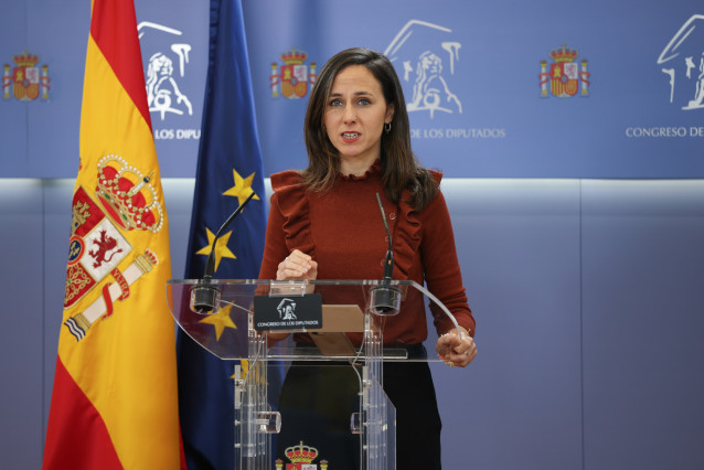 Archivo - La portavoz de Podemos en el Congreso, Ione Belarra, durante una rueda de prensa en el Congreso de los Diputados, a 2 de diciembre de 2025, en Madrid (España).