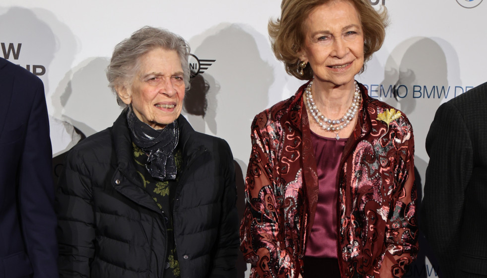 Archivo - La Reina Sofía y la Princesa Irene de Grecia, en la 37º edición de los Premios BMW de Pintura, celebrados en el Teatro Real