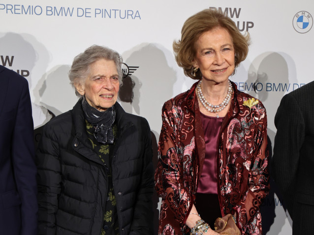 Archivo - La Reina Sofía y la Princesa Irene de Grecia, en la 37º edición de los Premios BMW de Pintura, celebrados en el Teatro Real