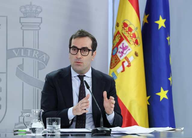 El ministro de Economía, Comercio y Empresa, Carlos Cuerpo, ofrece una rueda de prensa tras el primer Consejo de Ministros del año, a 7 de enero de 2026, en Madrid (España).