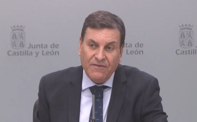 Archivo - El consejero de Economía y Hacienda y portavoz, Carlos Fernández Carriedo.
