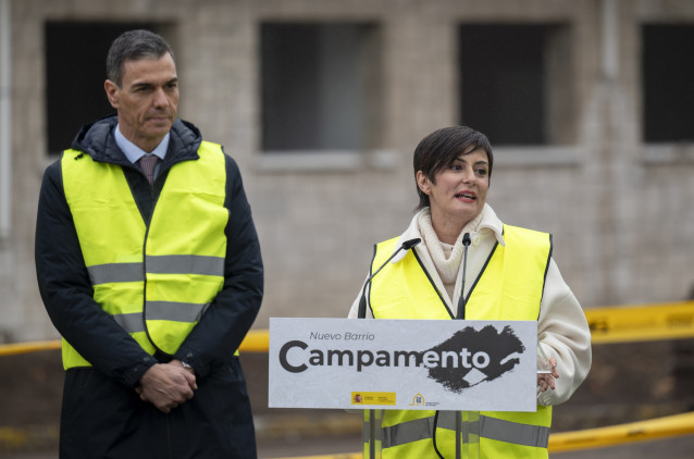 El presidente del Gobierno, Pedro Sánchez, y la ministra de Vivienda, Isabel Rodríguez