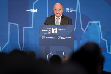 El vicepresidente del Banco Central Europeo (BCE), Luis de Guindos, interviene durante la inauguración de la XVI edición del Spain Investors Day (SID), en el Hotel Four Seasons, a 14 de enero de 202