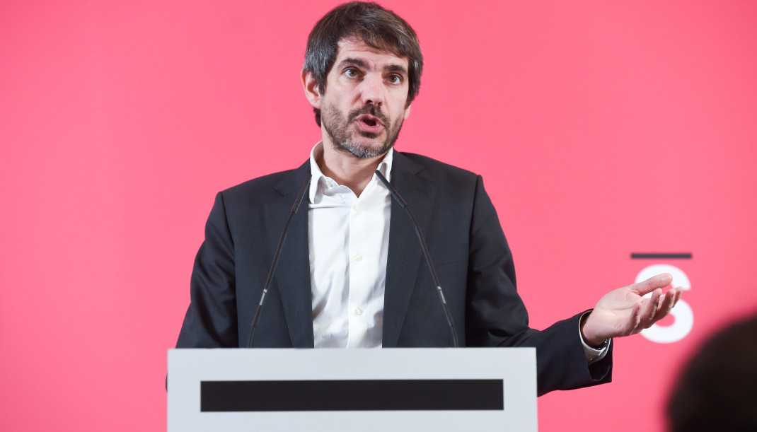 El ministro de Cultura, Ernest Urtasun, durante una rueda de prensa, en el Espacio Rastro, a 15 de diciembre de 2025, en Madrid (España).
