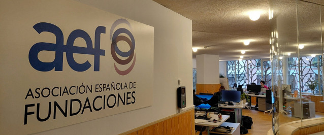 Microsoft y la Asociación Española de Fundaciones lanzan formación gratuita en IA para profesionales.