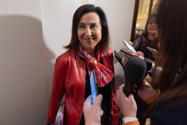 Archivo - La ministra de Defensa, Margarita Robles, atiende a los medios de comunicación a su llegada a la Comisión de Control de los Créditos Destinados a Gastos Reservados, en el Congreso de los Diputados, a 9 de diciembre de 2025, en Madrid (España).