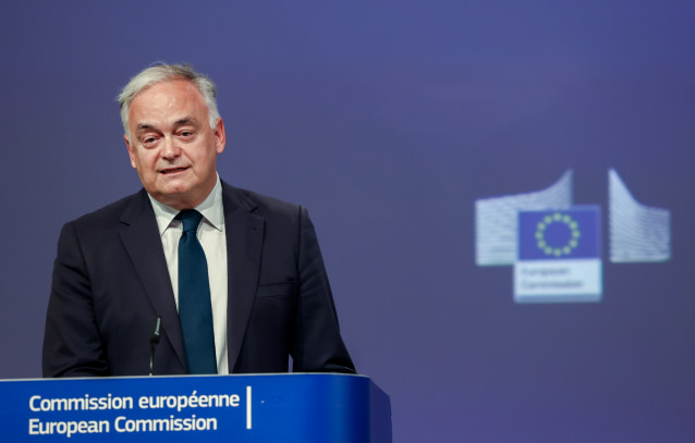 Archivo - El portavoz del PP en el Parlamento Europeo, Esteban González Pons, durante una comparecencia tras la firma del acuerdo para la renovación del CGPJ, en el Parlamento Europeo, a 25 de junio de 2024, en Bruselas (Bélgica)