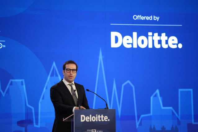 El ministro de Economía, Comercio y Empresa, Carlos Cuerpo, durante un almuerzo-coloquio en el contexto del ‘Spain Investors Day’, a 15 de enero de 2026, en Madrid (España).