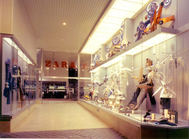 Archivo - Tienda de Zara 1975