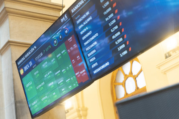 Paneles informativos, en el Palacio de la Bolsa de Madrid