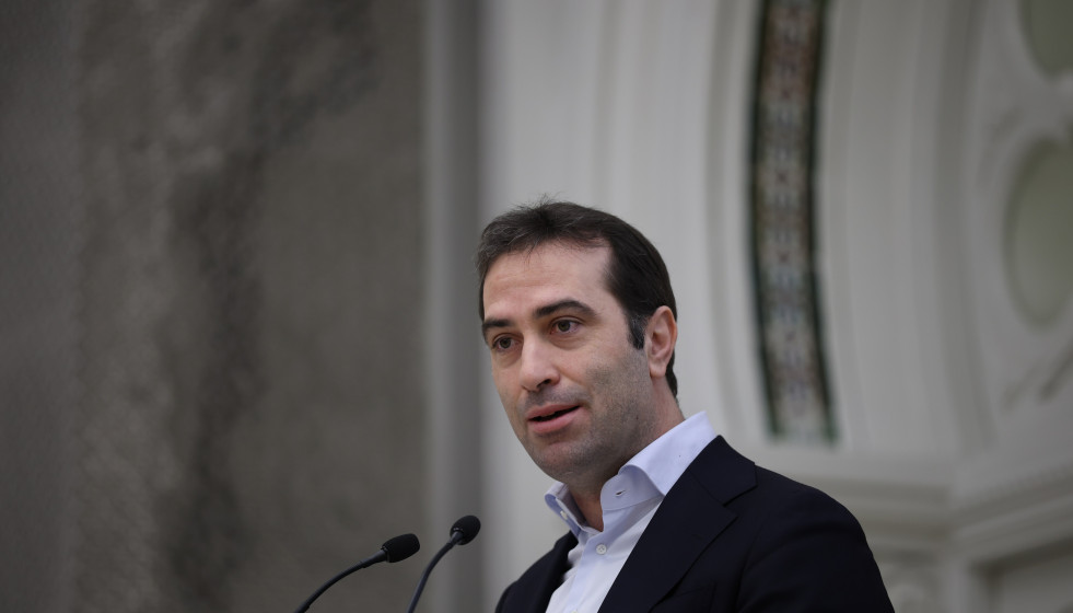 El ministro de Economía, Comercio y Empresa, Carlos Cuerpo, durante la firma del convenio de colaboración entre el Ministerio de Educación, Formación Profesional y Deportes y el Plan de Educación