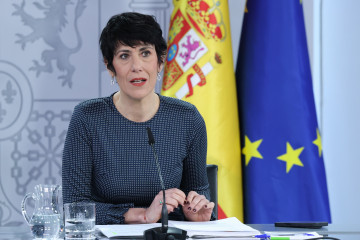 La ministra de Seguridad Social, Inclusión y Migraciones, y Portavoz del Gobierno, Elma Saiz, durante una rueda de prensa tras el Consejo de Ministros, a 13 de enero de 2026, en Madrid (España).