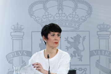 La ministra de Seguridad Social, Inclusión y Migraciones y portavoz del Gobierno, Elma Saiz, ofrece una rueda de prensa tras el primer Consejo de Ministros del año, a 7 de enero de 2026, en Madrid (