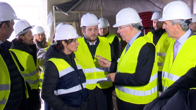 La ministra de Vivienda y Agenda Urbana, Isabel Rodríguez, visita las obras de construcción de una promoción de 159 viviendas asequibles en Illescas