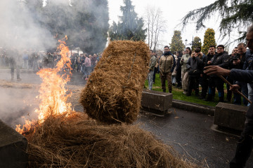 Ganaderos organizan una tractorada, a 16 de enero de 2026, en Oviedo, Asturias (España). Unión de Uniones de Agricultores y Ganaderos ha convocado varias movilizaciones por el territorio español co