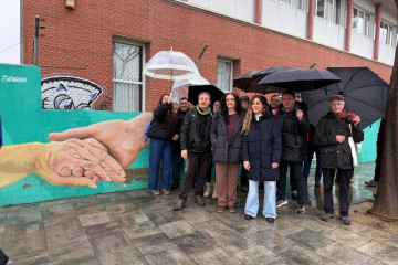 La co-coordinadora de Sumar, Lara Hernández, y la candidata de IU-Movimiento Sumar se han desplazado hasta el centro de salud de Delicias Norte de la capital aragonesa.