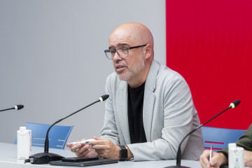 Archivo - El secretario general de CCOO, Unai Sordo, durante una rueda de prensa tras una reunión conjunta de las Ejecutivas de ambas organizaciones sindicales, en la sede de CCOO, en Madrid (España