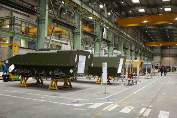 Archivo - Vehículos blindados Hunter durante una visita a la fábrica GDELS-SBS en Trubia, a 31 de octubre de 2025, en Oviedo, Asturias (España). Spruds ha visitado la fábrica para conocer de prime