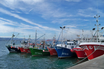 Archivo - Barcos pesqueros cántabros