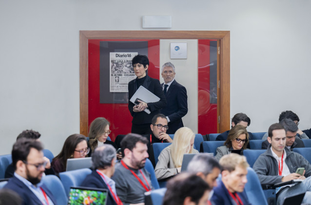 El ministro del Interior, Fernando Grande-Marlaska, y la ministra de Inclusión Seguridad Social y Migracioneas y Portavoz del Gobierno, Elma Saiz, a su llegada a la rueda de prensa