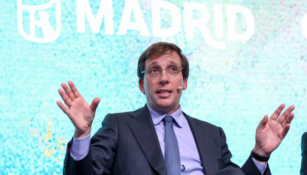 El alcalde de Madrid, José Luis Martínez-Almeida, participa en la mesa redonda 'Turismo, ciudades y desarrollo. Diálogo entre líderes iberoamericanos'
