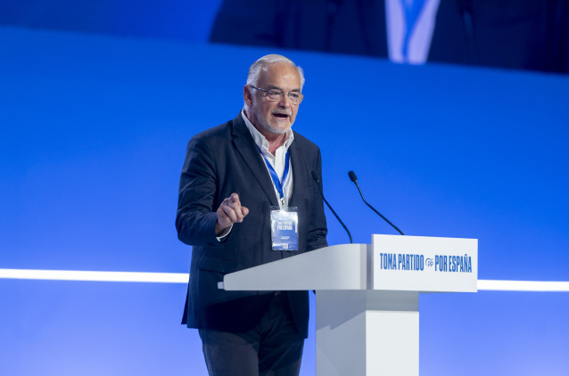 Archivo - El vicepresidente del Parlamento Europeo y portavoz de los 'populares' en la Eurocámara, Esteban González Pons, interviene durante la segunda jornada del XXI Congreso Nacional del Partido Popular, a 5 de julio de 2025, en Madrid (España).