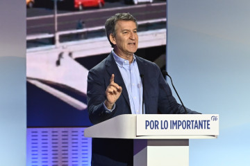 El presidente del Partido Popular, Alberto Núñez Feijóo, durante la clausura del acto de presentación de la 'Declaración de Zaragoza', en el World Trade Center, a 18 de enero de 2026, en Zaragoza
