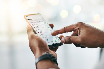 Archivo - Bitpanda permitirá a sus usuarios invertir en acciones fraccionadas de grandes tecnológicas