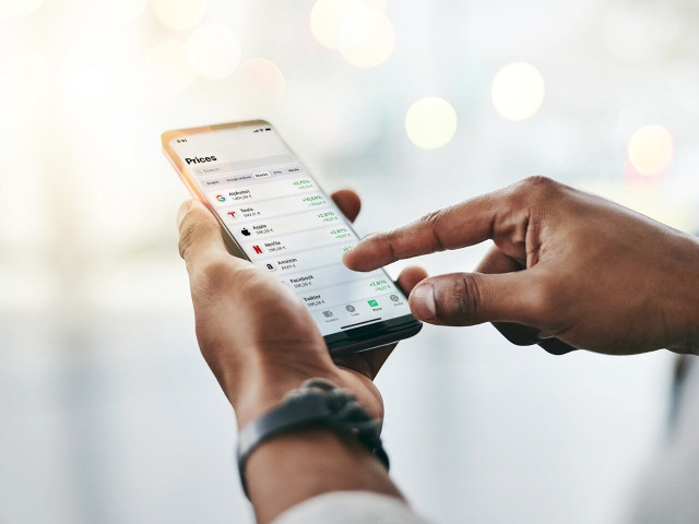 Archivo - Bitpanda permitirá a sus usuarios invertir en acciones fraccionadas de grandes tecnológicas