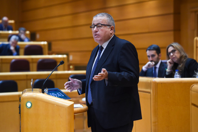 Archivo - El senador del PP, Francisco Bernabé, interviene durante una sesión plenaria en el Senado, a 8 de noviembre de 2023, en Madrid (España).