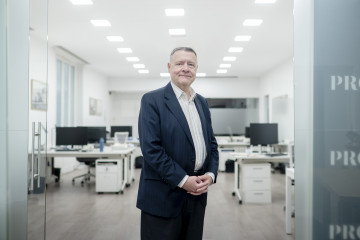 Archivo - El economista y exministro de Administraciones Públicas de España Jordi Sevilla, posa para Europa Press, a 18 de diciembre de 2025, en Madrid (España).