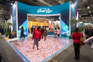 Archivo - Ambiente en el stand de Puerto Rico durante la segunda jornada de la 44ª edición de la Feria Internacional del Turismo, Fitur 2024, en IFEMA Madrid, a 25 de enero de 2024, en Madrid, (Espa