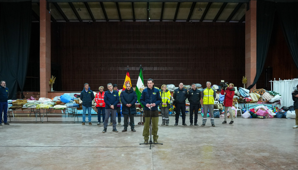 El presidente de la Junta de Andalucía, Juanma Moreno comparece ante los medios de comunicación. A 22 de enero de 2026 en Adamuz, Córdoba (Andalucía, España). Juanma Moreno comparece tras el resc