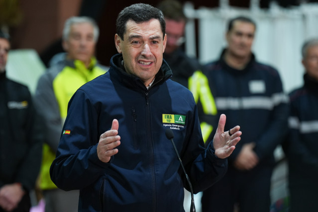 El presidente de la Junta de Andalucía, Juanma Moreno durante su comparecencia ante los medios de comunicación. A 22 de enero de 2026 en Adamuz, Córdoba (Andalucía, España). Juanma Moreno comparece tras el rescate de los dos últimos cuerpos del accidente