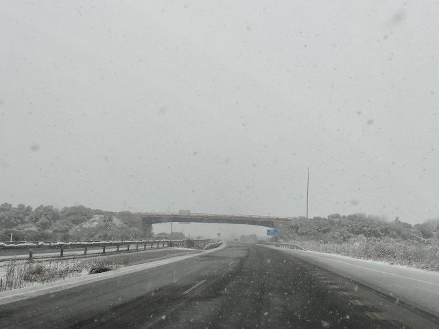 Nieve en las carreteras de Segovia el sábado día 17 de enero de 2026