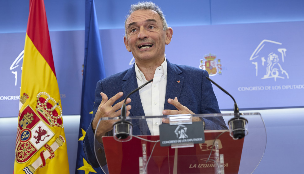 Archivo - El portavoz adjunto y diputado de Sumar en el Congreso, Enrique Santiago.