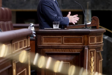Archivo - El diputado de Sumar Enrique Santiago durante una sesión plenaria en el Congreso