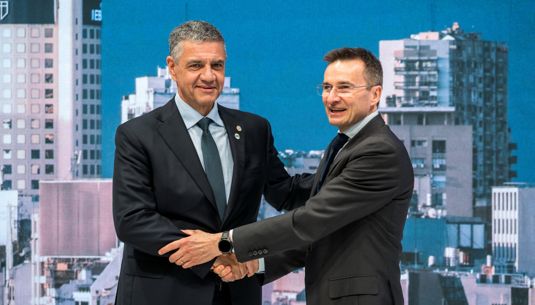 Iberia firma acuerdos con Argentina, Puerto Rico y Perú para fomentar turismo europeo en estos países.