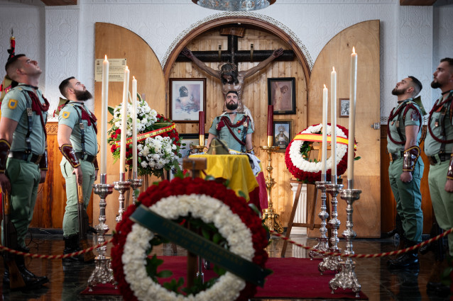 Capilla ardiente del capitán de la Legión ceutí Álvaro García Jiménez que falleció en el accidente de tren en Adamuz.
