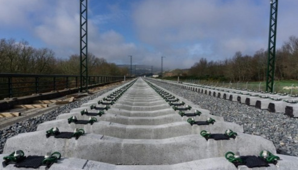 Archivo - segunda vía entre Medina del Campo y Zamora