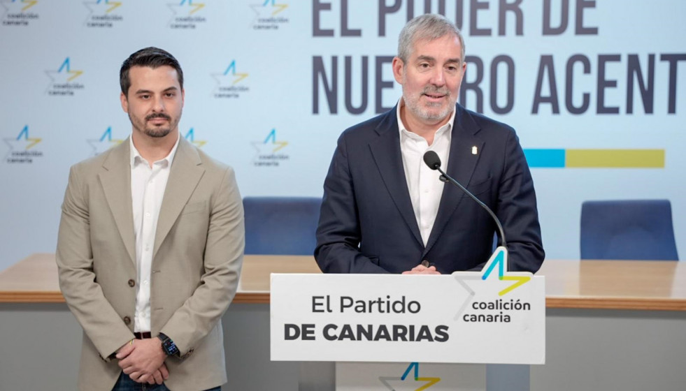 Archivo - El presidente del Gobierno de Canarias, Fernando Clavijo, en rueda de prensa