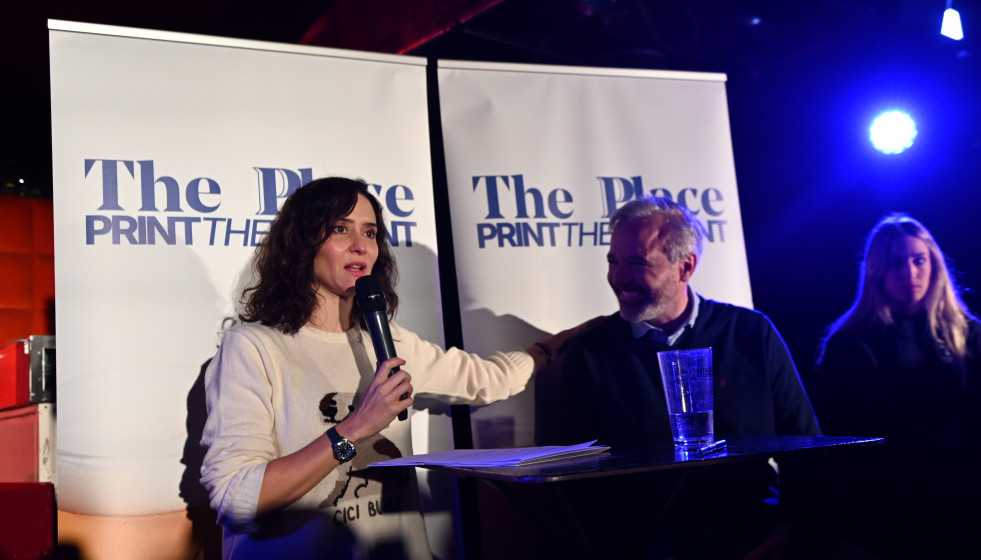 La presidenta de la Comunidad de Madrid y del Partido Popular de Madrid, Isabel Díaz Ayuso (i), y el presidente de Aragón y candidato a la reelección en las elecciones autonómicas de Aragón, Jorg