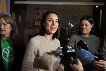 La secretaria política de Podemos y eurodiputada Irene Montero, junto a la candidata de Podemos a la Presidencia de Aragón, María Goikoetxea, este sábado en Zaragoza.