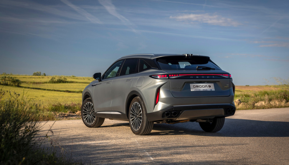 Omoda 9 SHS: el SUV PHEV más vendido de la marca, 145 km eléctricos y 537 CV por menos de 50.000 euros