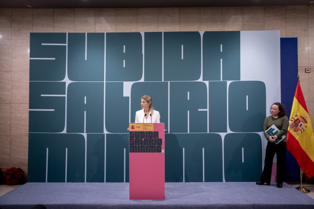 Archivo - La vicepresidenta segunda y ministra de Trabajo y Economía Social, Yolanda Díaz, durante la presentación del IV Informe de la Comisión Asesora para actualizar el SMI de 2026