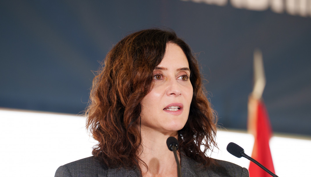 Archivo - La presidenta de la Comunidad de Madrid, Isabel Díaz Ayuso, ofrece declaraciones durante una visita a las obras de la Ciudad de la Justicia en el barrio madrileño de Valdebebas