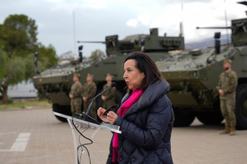 La ministra de Defensa, Margarita Robles, interviene en un acto en Almería.